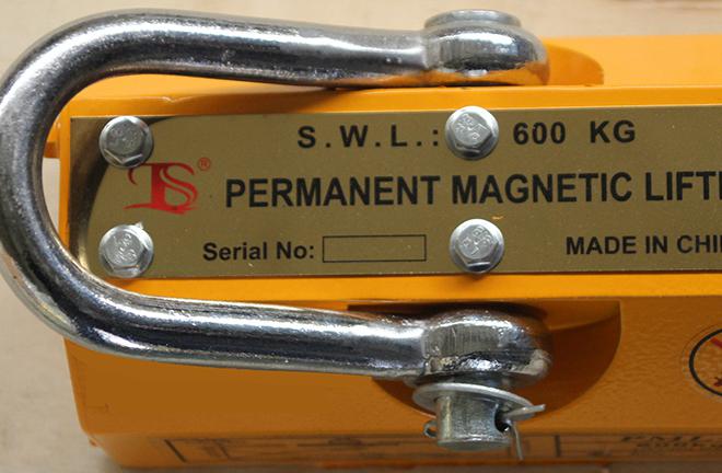 100kg手动磁力吸盘用于轮轴运输
